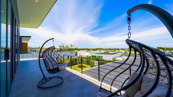 Vila, vista para a piscina | Planta do andar