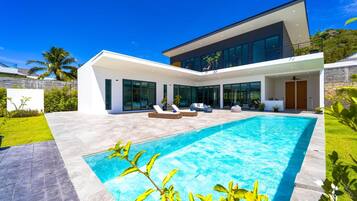 Outdoor pool, sun loungers