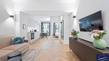 Suite | Iron/ironing board, free WiFi