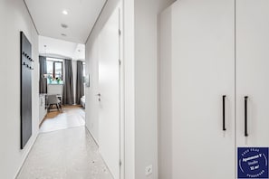 Estudi | Planxa i posts de planxar i wifi gratuïta