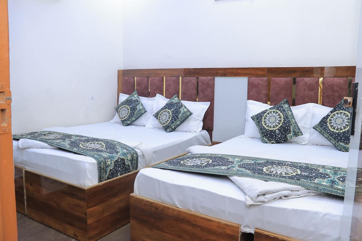 Habitación triple | Escritorio y wifi gratis