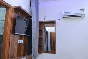 Habitación triple | Baño | Regadera, toallas, jabón 