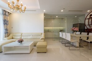 Basic Room, City View | In-room safe, desk, laptop workspace, blackout drapes