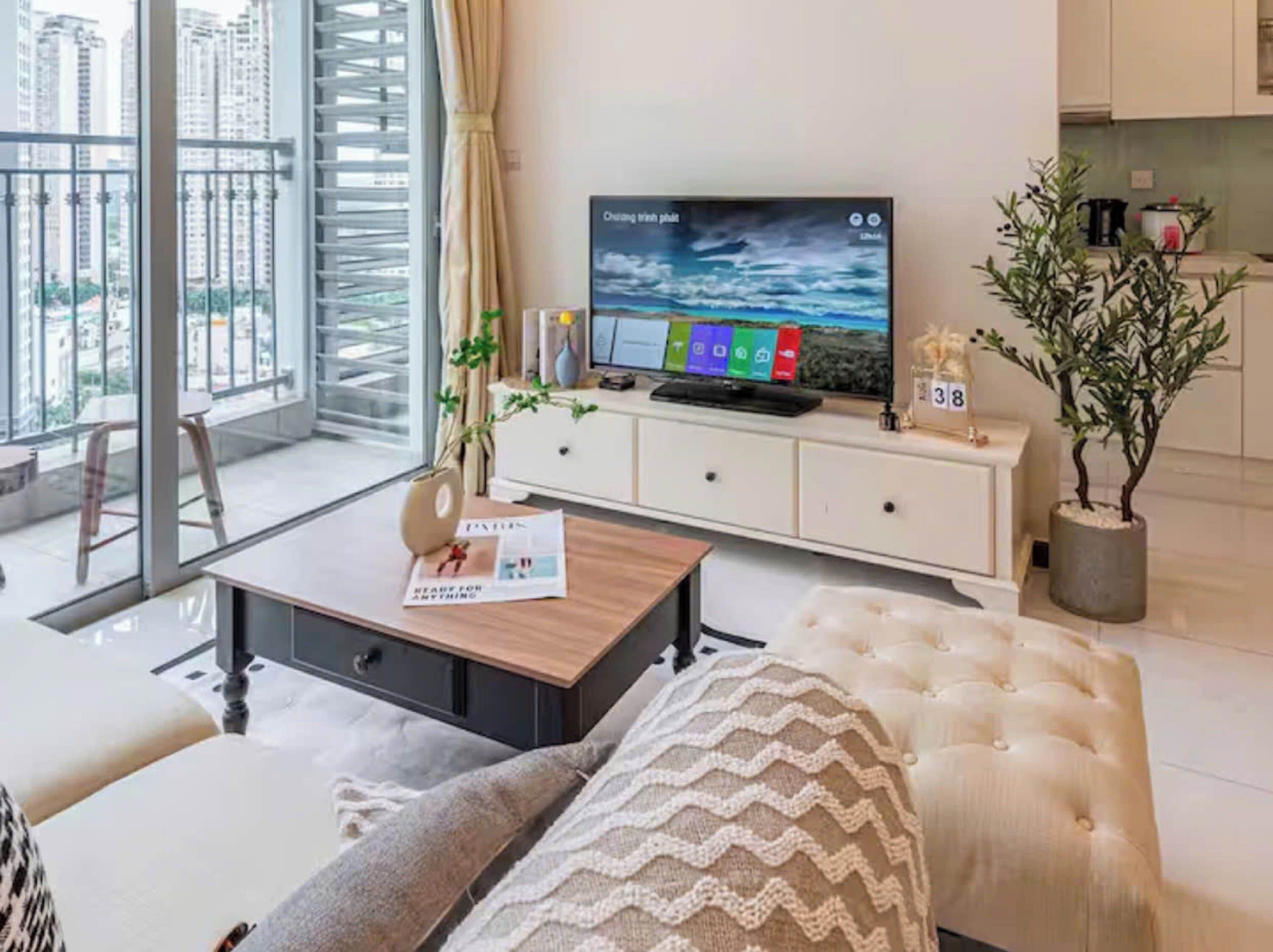 Presidential Suite, 2 Bedrooms, Club Lounge Access, City View | Living area | 65-inch Smart TV with cable channels, fireplace, Netflix