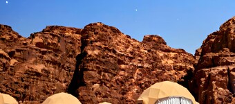 Desert Oasis in Wadi Rum Village - Cozy