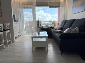 Televisión, tenis de mesa y estéreo 