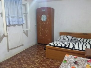 In-room safe, desk, laptop workspace, blackout curtains