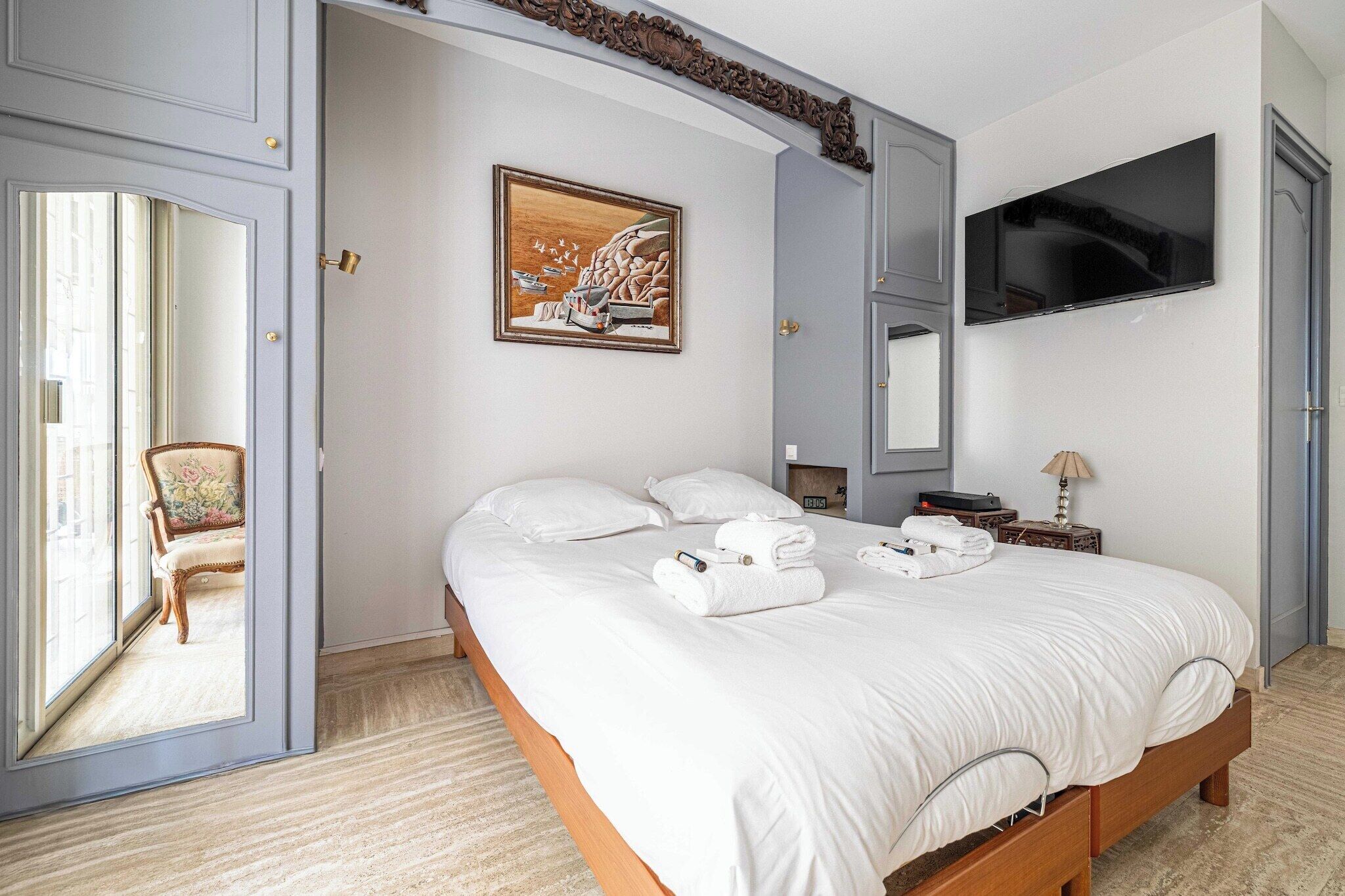 1 bedroom, desk, iron/ironing board, Internet