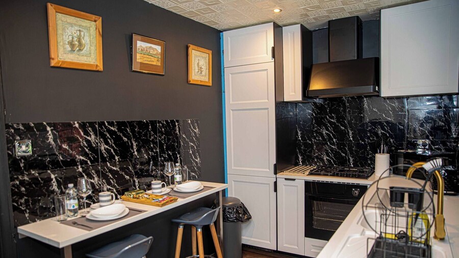 Home in Manchester Near Etihad Stadium - Parking