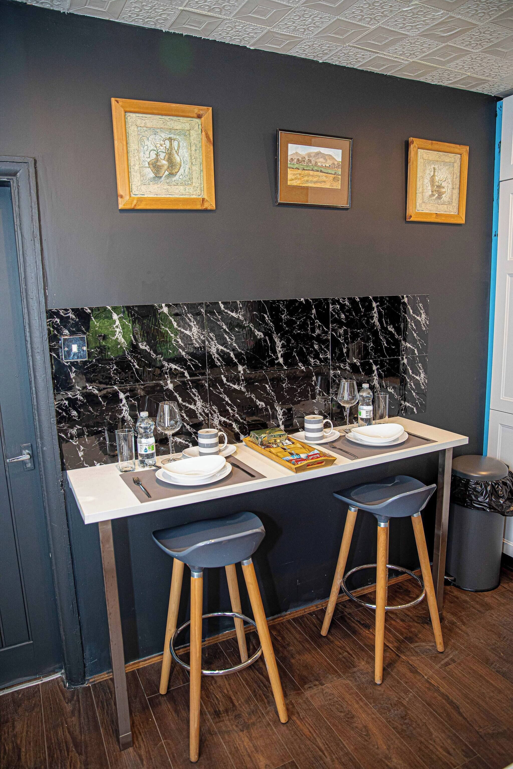 House, 2 Bedrooms | Dining room