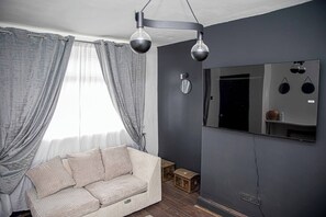 منزل - غرفتا نوم | غرفة المعيشة