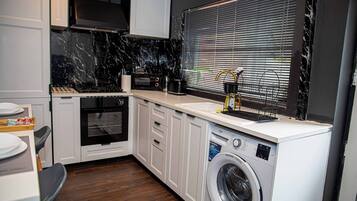 House, 2 Bedrooms | Laundry