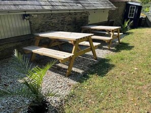 Outdoor dining - Riverside Barn at Lopwell Dam (Lopwell Dam)