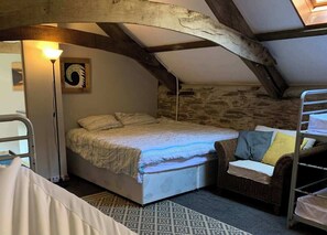 2 bedrooms, WiFi - Riverside Barn at Lopwell Dam (Lopwell Dam)