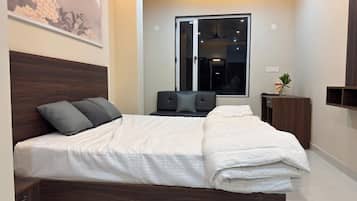 Deluxe-Doppelzimmer, Stadtblick | Schreibtisch, kostenloses WLAN