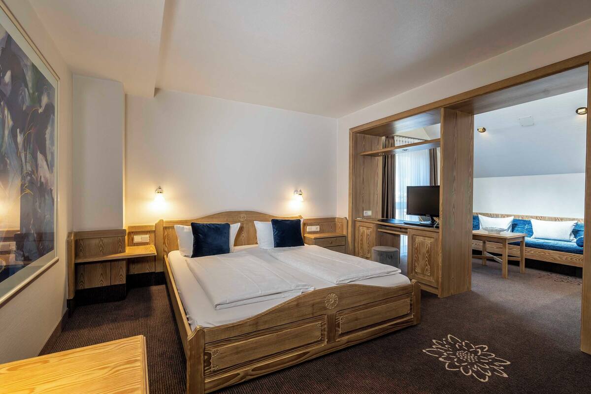 Deluxe Triple Room | In-room safe, laptop workspace, soundproofing, free WiFi