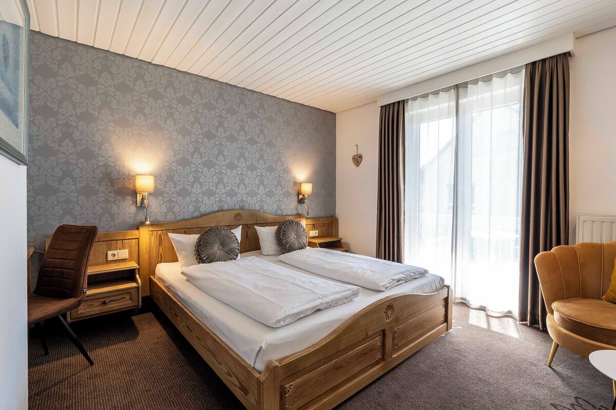 Deluxe Double Room | In-room safe, laptop workspace, soundproofing, free WiFi