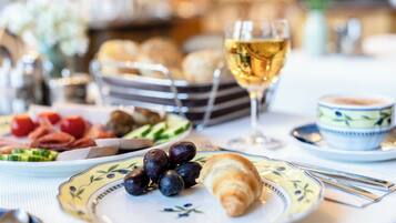 Tägliches inbegriffenes Frühstücksbuffet