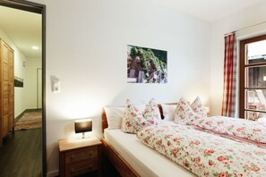 2 chambres, coffres-forts dans les chambres, lit parapluie, Wi-Fi