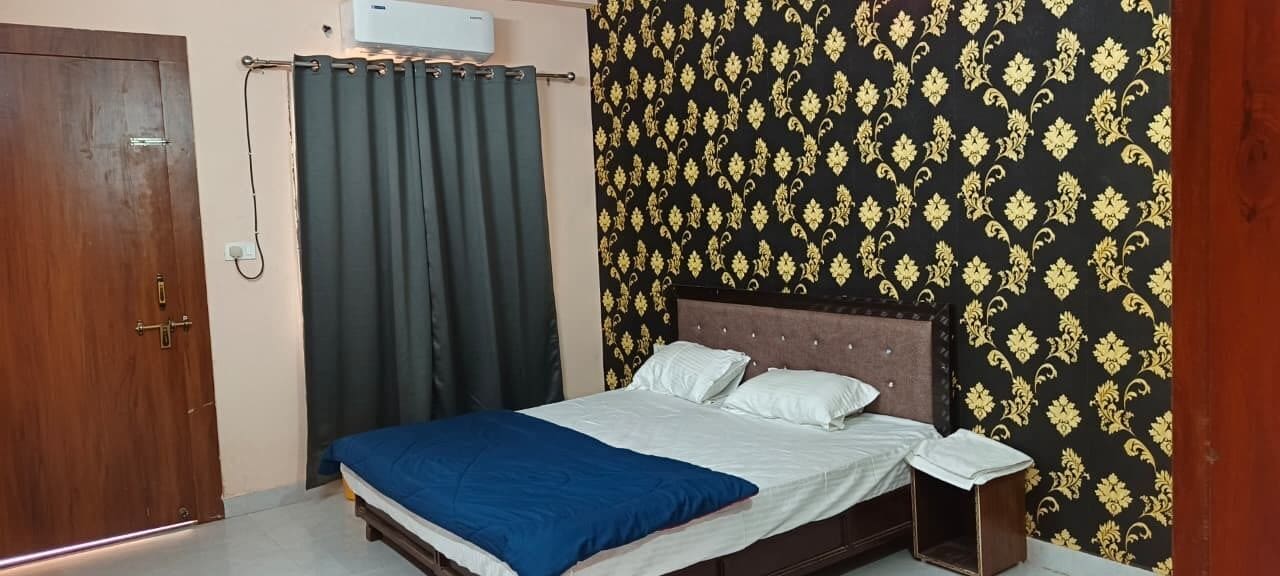 Camas extra, wifi gratis y ropa de cama 