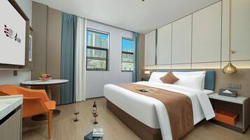 Executive Double Room, 1 Queen Bed, Non Smoking | Desk, laptop workspace, blackout curtains, soundproofing