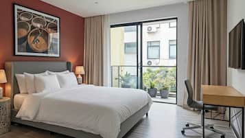 Luxury Studio Suite, City View | Premium bedding, individually decorated, individually furnished, desk