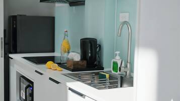 Luxury Studio, City View | Premium bedding, individually decorated, individually furnished, desk