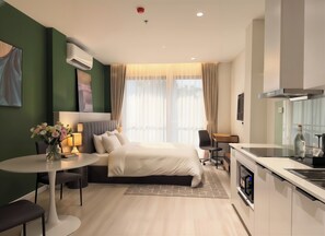 Luxury Studio Suite, City View | Premium bedding, individually decorated, individually furnished, desk - Centraltique Veranda Living (Hanoi)