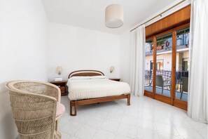 Comfort Apartment, Balcony, Partial Sea View | Down duvets, blackout curtains, iron/ironing board, travel cot - Capo Sereno (Sorrento)