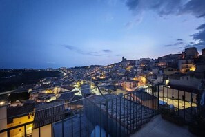 Property grounds - Comfort, style and views: your perfect stay at Civico24rooms (Caltagirone)