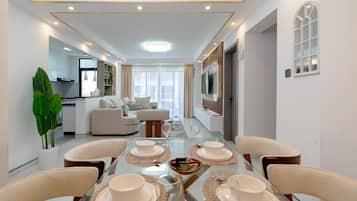 Classic Apartment, Balcony, City View | Ruang tamu | TV Pintar, Netflix, filem tayangan pertama, perkhidmatan penstriman