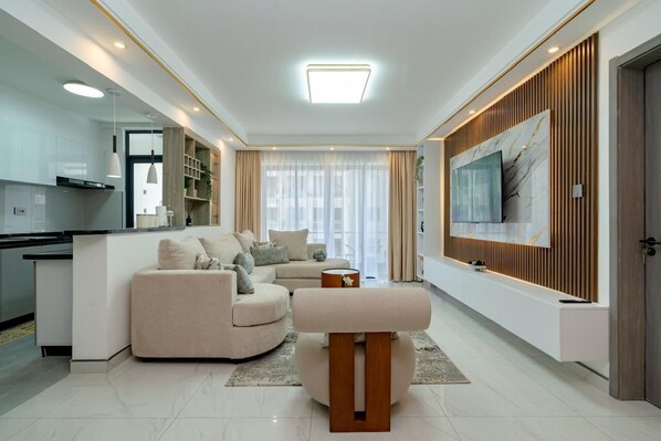 Klassiek appartement, balkon, uitzicht op stad | Woonruimte