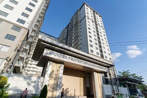 المنشأة من الخارج