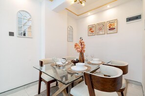 غرفة لتناول الطعام