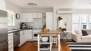 ميكروويف، فرن، موقد طهي مسطح، غسالة أطباق