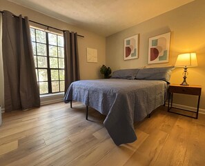 4 bedrooms, free WiFi, bed sheets - Stockbridge Home w/ Master Suite on the Main (Stockbridge)