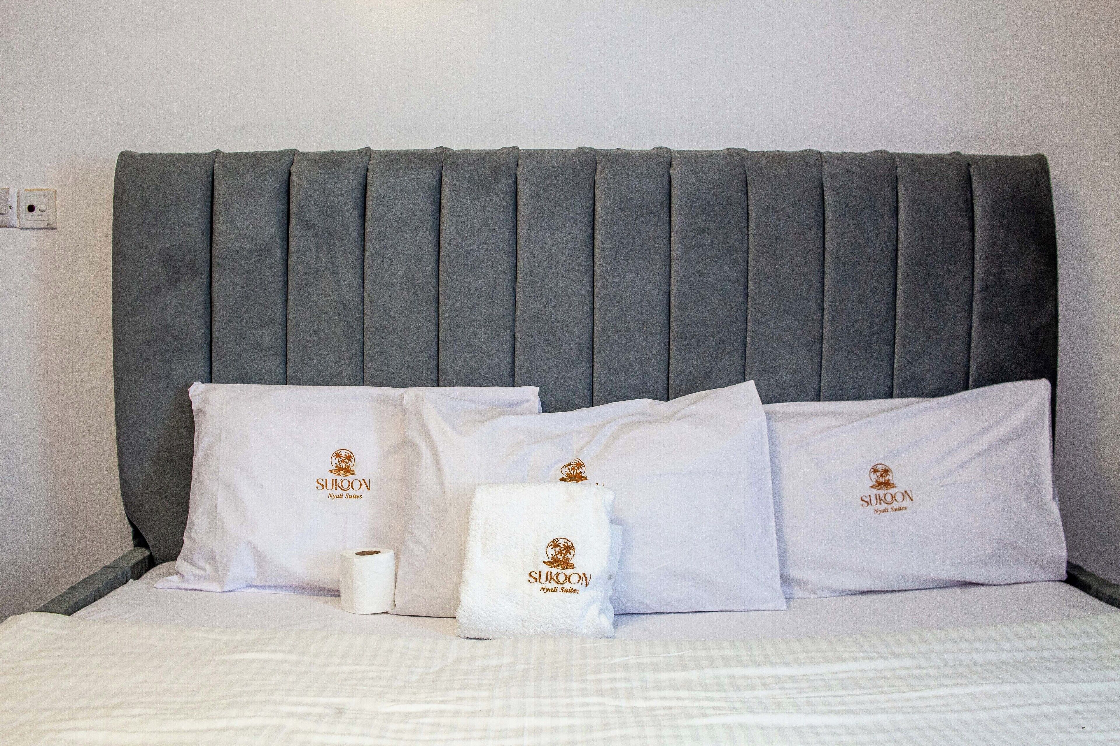 セーフティボックス (室内)、デスク、ノートパソコン用作業スペース、アイロン / アイロン台