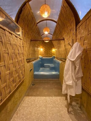 Bañera de hidromasaje privada