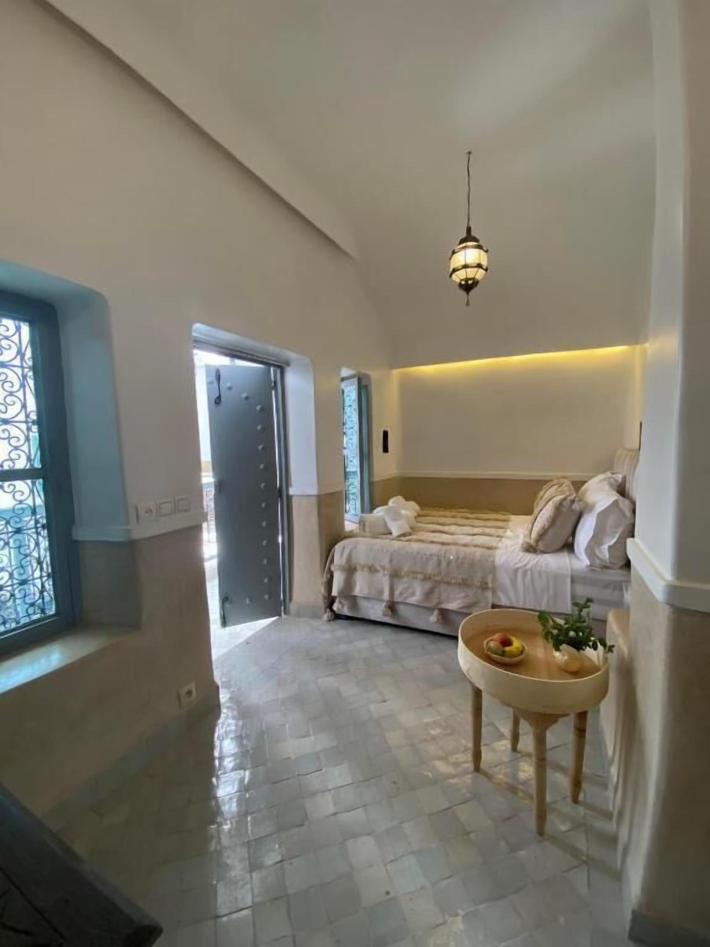 Iron/ironing board, free WiFi