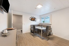 Dining - Apartment 'Haus Birkenösch' with Private Terrace, Shared Garden, and Wi-Fi (Aach- Linz)