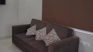 In-room safe, laptop workspace, iron/ironing board