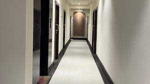ラグジュアリー ルーム | セーフティボックス (室内)、デスク、ノートパソコン用作業スペース、防音設備