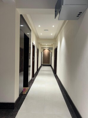 Luxury Room | In-room safe, desk, laptop workspace, iron/ironing board - Yuvi Grand Residency (Kolkata)