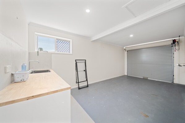 Interior - Buddina Bliss—Pet-friendly Retreat by the Beach (Mooloolaba Region)