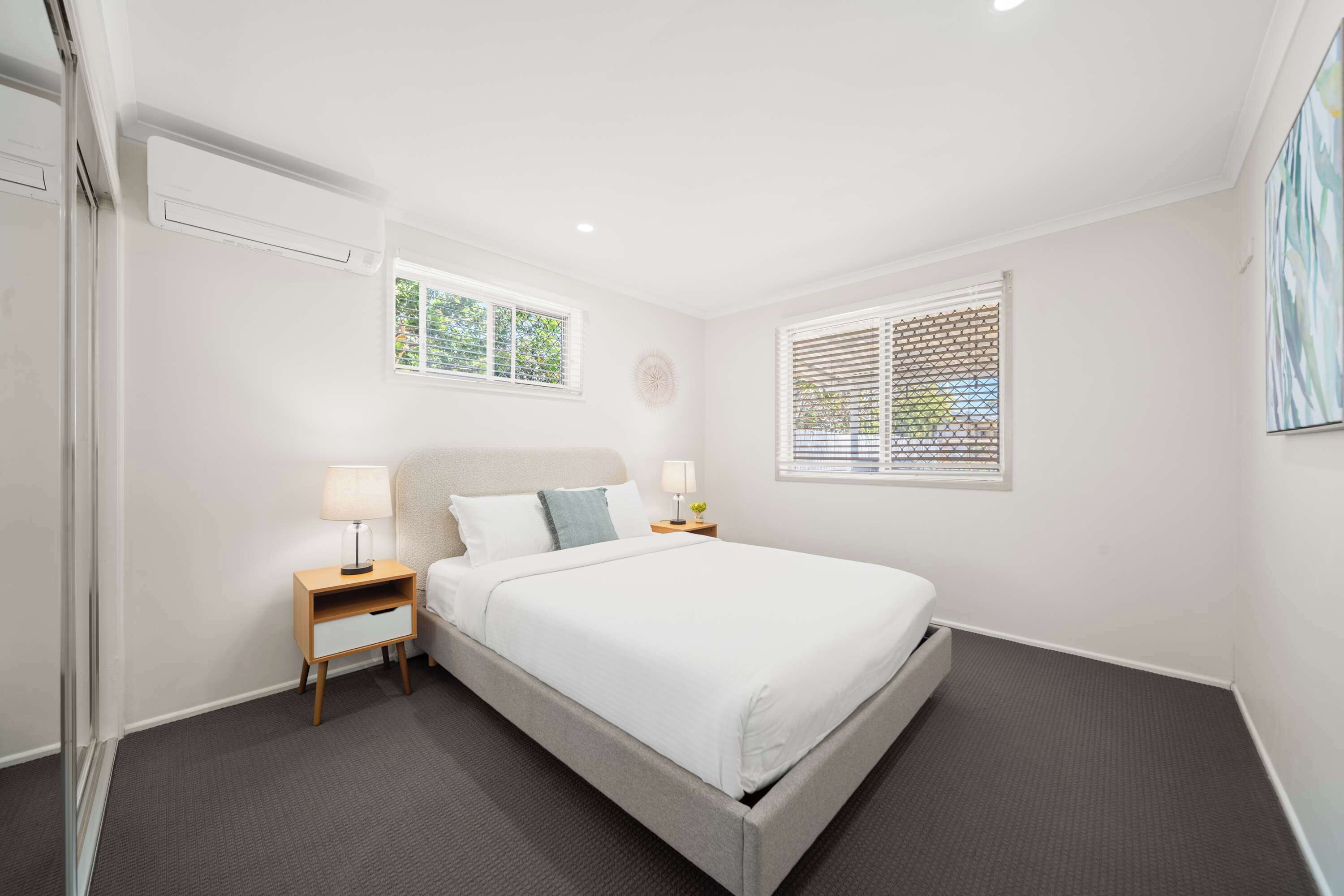 3 Schlafzimmer, Schreibtisch, Bügeleisen/Bügelbrett, Reisekinderbett