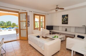 TV, table tennis - Romana Holiday home for 12 People, Private Pool near Cala D'Or, a/c, Wi-Fi (Calonge)