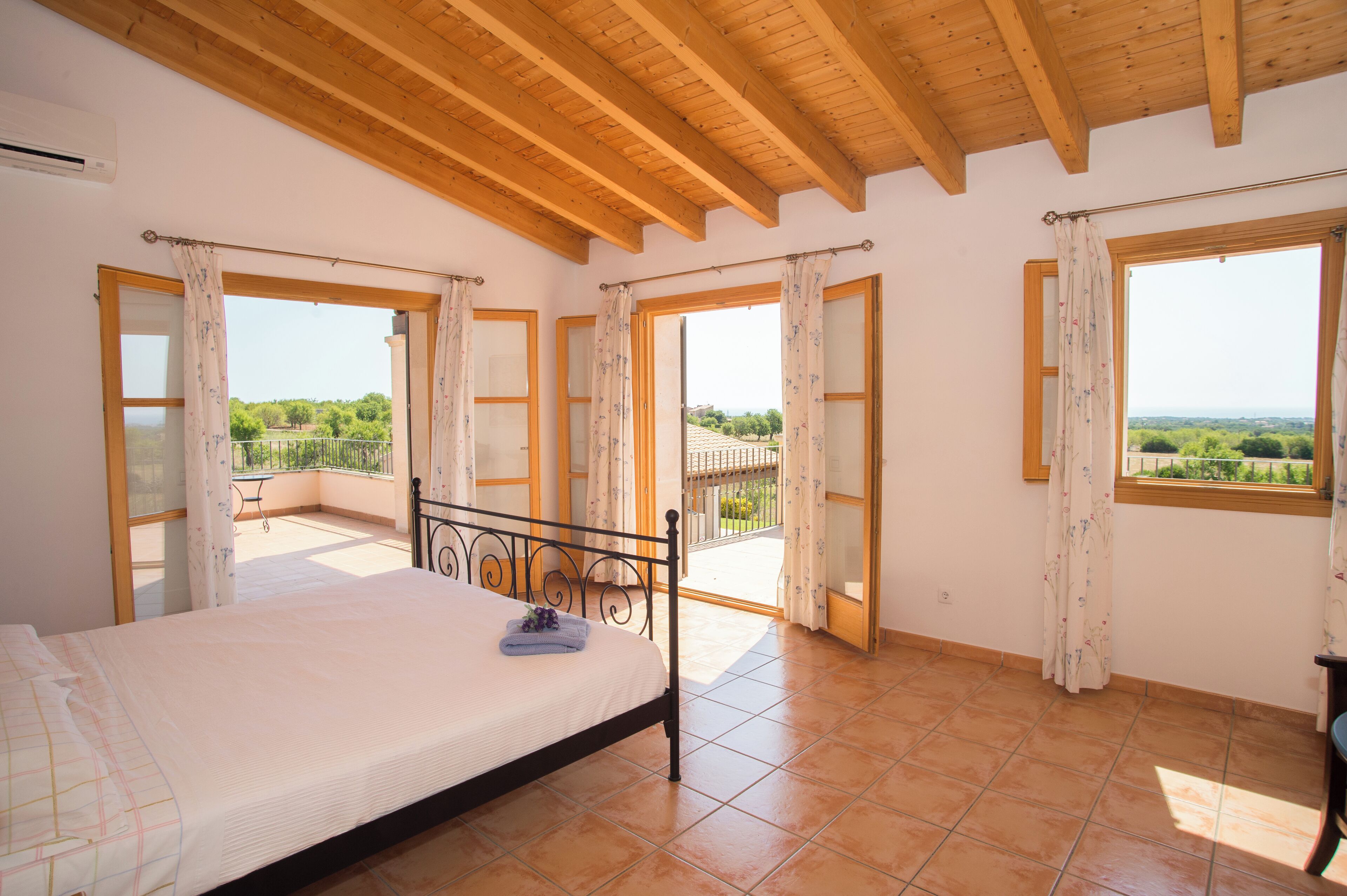 6 bedrooms, in-room safe, iron/ironing board, free WiFi