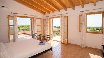 6 bedrooms, in-room safe, iron/ironing board, free WiFi