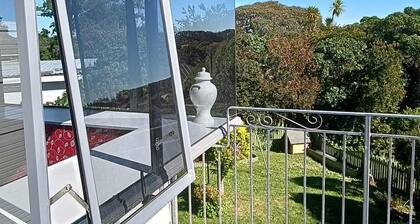 Self-Contained Spacious Apartment with stunning panoramic views of Christchurch