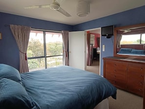 Room - Self-Contained Spacious Apartment with stunning panoramic views of Christchurch (Christchurch)